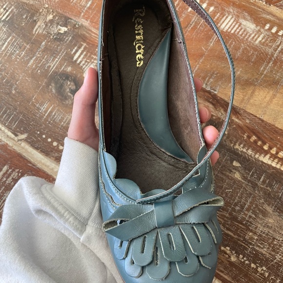 TEAL VINTAGE HEELS WITH A BOW AND CUTE FRINGE - Picture 9 of 13